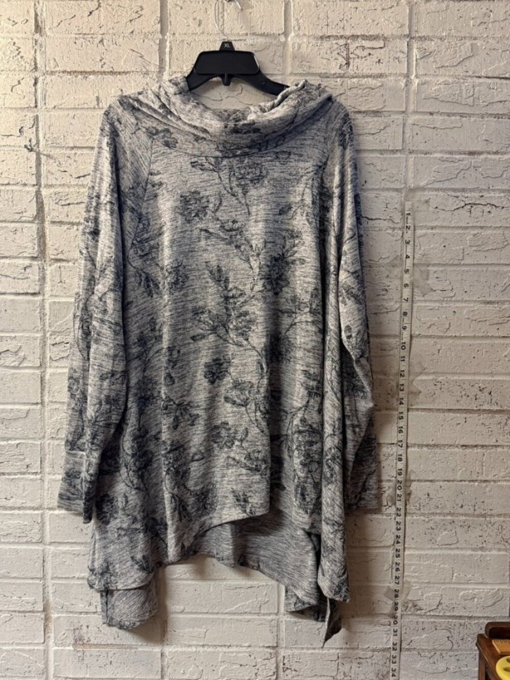 Active USA Gray Floral Cowl Neck Tunic Top Plus Size 18/20W Boho Asymmetrical